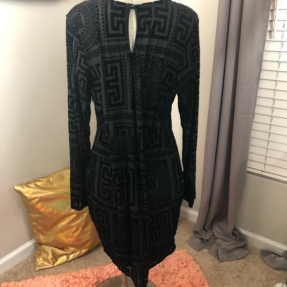 Velvet maze dress - Picture 3 of 4